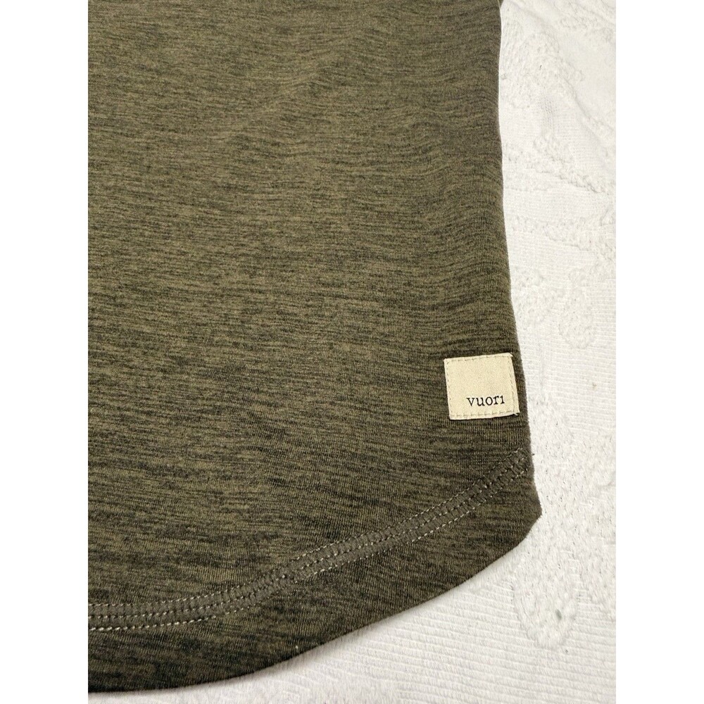 NWOT Vuori Strato Performance Pocket Tee L Olive Green Athleisure Minimalist Lux - Picture 2 of 9